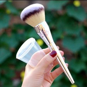 Love Beauty Fully All Over Powder Brush #211
